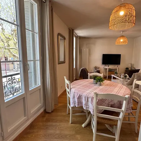 Au Coeur Du Village רייה